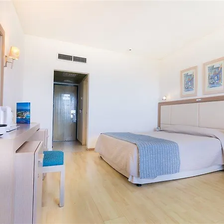 Golden Coast 4*