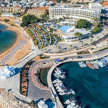 Üdülőközpont Golden Coast 4*