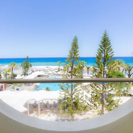 Golden Coast 4*
