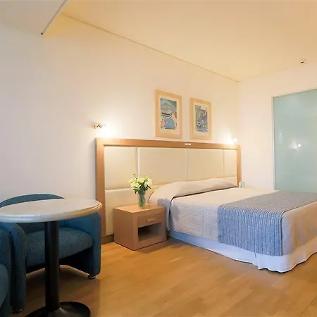 Üdülőközpont Golden Coast Protarász