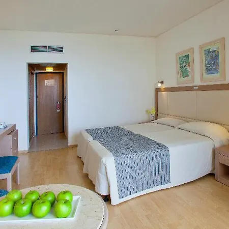Üdülőközpont Golden Coast 4*